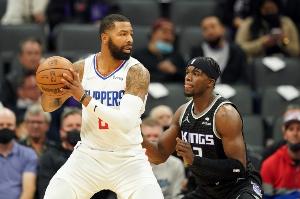 小莫：卢执教该再积极些 他在那个位置待太久 忘了自己也曾是球员