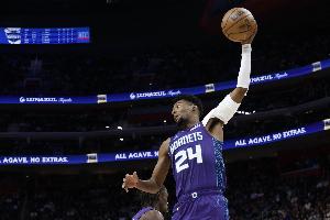 正负值+33最高！布兰登·米勒16中8砍28分6板2断2帽 三分10中7