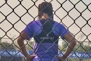 记者：在津门虎队试训有两个彝族小伙，分别是日火瓦体和博宁林