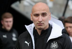 谢尔维：曾因无聊吃安眠药吃到成瘾，中午训练完吃药睡到隔天训练