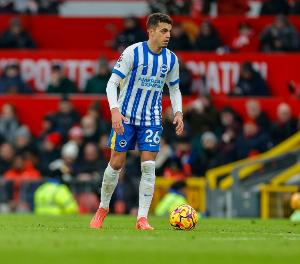 邮报：布莱顿球员阿亚里的女友怀孕，他的女友是库卢的姐姐