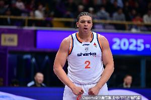 卢伟：洛夫顿有能力希望他保持状态 怀特塞德会走神但有他的优势