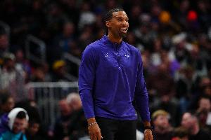 黄蜂主帅：从第1秒就做好身体对抗准备 我们攻防两端对抗都拉满了