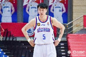 内外开花！赖俊豪10中7拿到20分 三分2中2