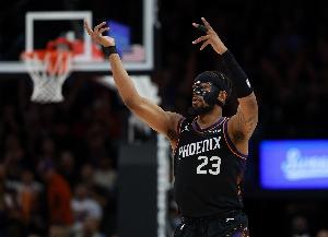 延续上场火爆状态！古德温半场4中4拿11分 三分3中3&另有1板2断