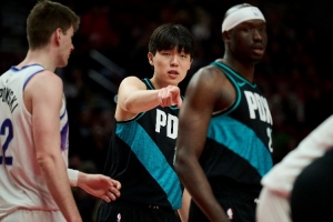 解说：杨瀚森是全联盟进攻表现最差球员之一 他没达到NBA合格标准