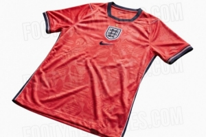 英格兰队世界杯客场球衣谍照：红色主色调，有风格化的狮子图案