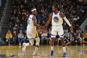 巴特勒：我能看到库明加每天都把该做的训练完成 他心态没问题