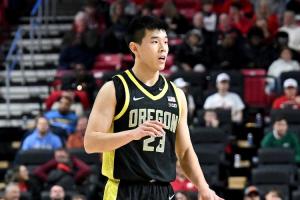 今天要炸💥林葳开场连进4球 已砍下11分创NCAA生涯新高