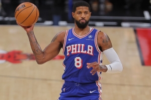 出手不多！乔治上半场6中3得8分1板1助2断 三分4中2