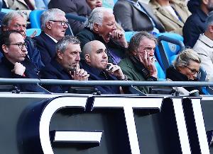 记者：英力士支持曼联任命新体育总监，不确定威尔科克斯是否离任