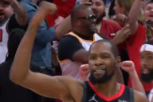 这气质真绝了！杜兰特命中绝杀三分后歪嘴招手直接让太阳回家！