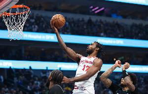 高开低走！伊森上半场9中4下半场6中1 全场拿到12分8板2助1断