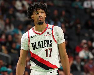 空中轰炸！谢顿·夏普反击接球 腾空暴起单臂炸裂空接