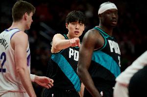 解说：杨瀚森还是有进步 最起码让斯普利特敢于尝试了双塔试验