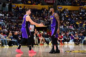 东契奇：是詹姆斯把比赛重新打回来了 他效率极高无所不能