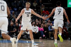 融入球队！兰代尔：前些场队友给我喂高球 现在他们已经明白不对