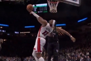 玩归玩闹归闹别拿铁塔开玩笑！阿德巴约单打戈贝尔 惨遭摁帽羞辱