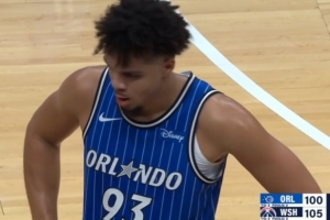 何方神圣？庞达高难度三分压哨命中 魔术替补从落后26分追到5分！