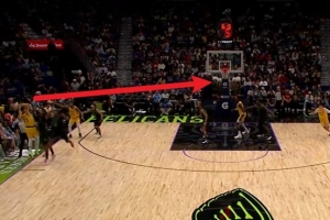 上帝视角！东契奇边线遭遇包夹跳起精准助攻艾顿空接得分