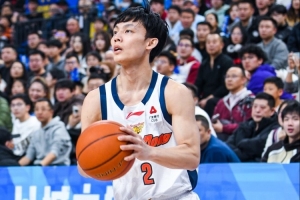 媒体人：广东这赛季打谁都有五五开的感觉 不到最后难分胜负