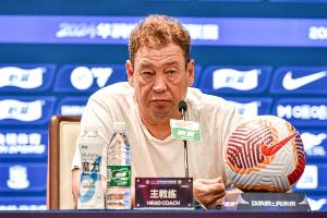 记者：申花今日飞赴迪拜冬训，新门将教练已到队蒋圣龙伤缺