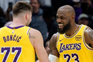 解说：湖人13场关键时刻比赛全胜 41岁詹姆斯30+8+8后无来者