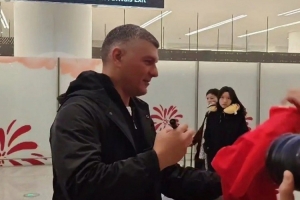 足球报：蓉城新帅约翰·阿洛伊西崇尚攻势足球，主打4231或442