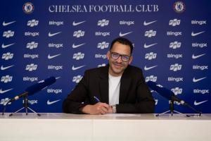 罗塞尼尔在卫报撰稿时曾发表致特朗普的公开信，为黑人群体发声