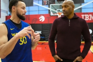 意识到你改变了篮球方式？库里：未刻意设目标 这是我打球的方式