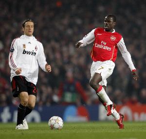 埃布埃：阿森纳会赢得英超冠军，但维拉、曼城和利物浦未退出竞争