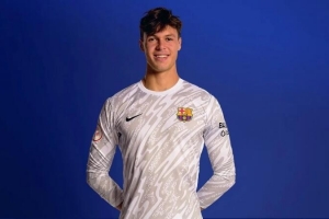 世体：特狮受伤返回巴塞罗那，B队门将科亨前往吉达驰援