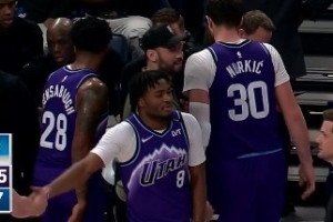 打停雷霆！努尔基奇跟进转身放篮打进 爵士剩5分49秒领先雷霆8分