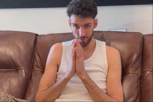 筷子兄弟！切特发微博感谢周琦：谢谢你给我全明星投票！