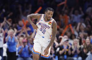 第二节就要花？华莱士底角大号两分命中 雷霆已经领先爵士20分