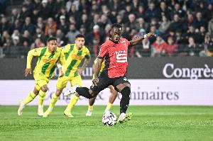 记者：卡利穆恩多已通过法兰克福体检，即将正式加盟