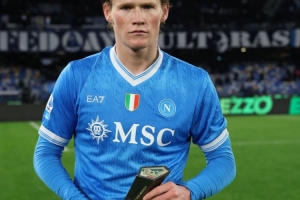 头槌破门！意甲官方：麦克托米奈当选那不勒斯vs维罗纳MVP