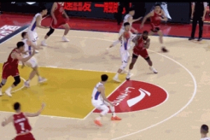 打回来了！奈特里突外投带领山西10-0追到仅差2分