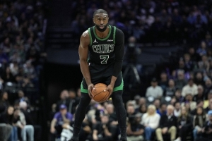 单核！霍里：杰伦·布朗现在是MVP前5候选人 但他还没到前3