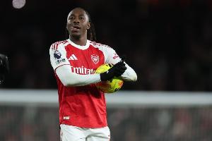 电讯报解析埃泽遭弃用：厄德高复出、特罗萨德状态火热、仍需适应