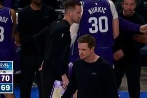 20分算个XX！努尔基奇反击上篮打进 爵士第三节反超雷霆1分
