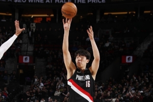 美篮球教练：杨瀚森不能出机会就投 本来10分钟时间搞不好成2分钟