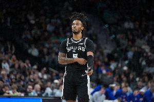 下半场发力！卡斯尔：球队中场休息后提升表现 专注于正确的事情