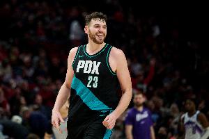 开拓者媒体人：克林根不像戈贝尔更像大洛 他不仅能抢板还有三分