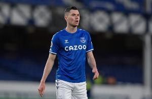 塔科夫斯基：迈克尔·基恩争顶正常动作被判暴力行为，这太离谱了