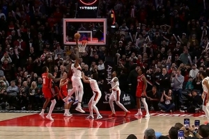 斯普利特：我以为伊森绝杀是个好球 因为它可能就差一两帧