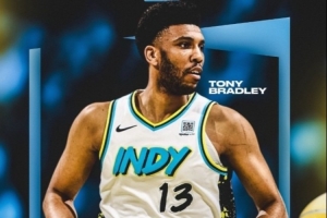 重返印第安纳！队记：步行者计划与托尼·布拉德利签下10天合同
