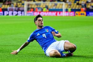 迪马：威尼斯将租借那不勒斯前锋安布罗西诺，如果升级就强制买断