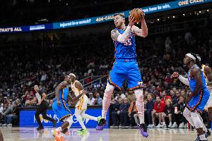 这是隐患！哈滕缺战 雷霆前场篮板12-19输给爵士7个