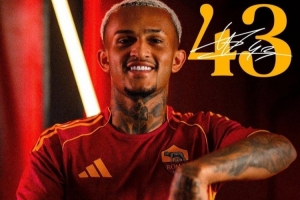 英媒：曼城热刺纽卡斯尔有意韦斯利，本赛季在罗马出场21次进3球